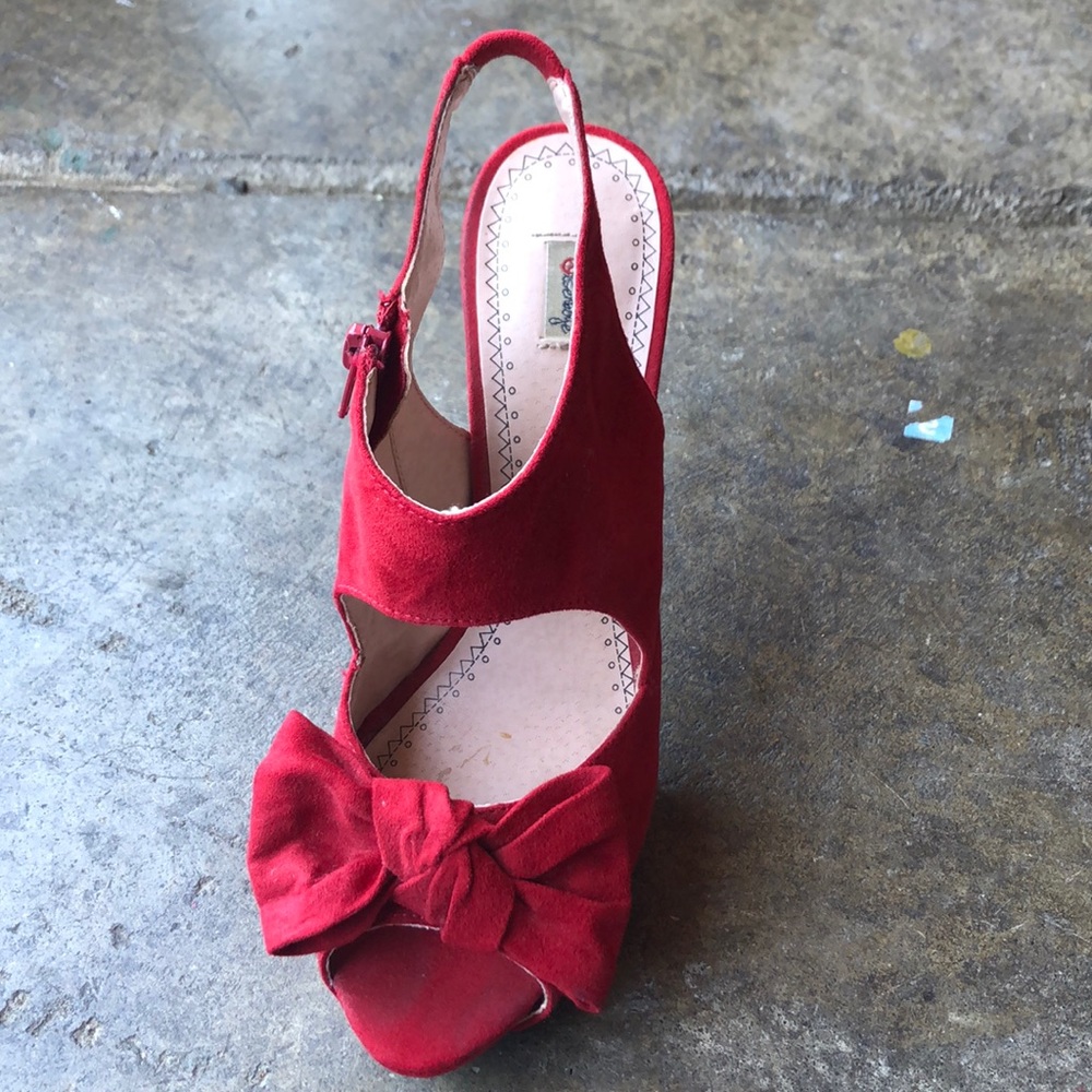 Red heels 👠